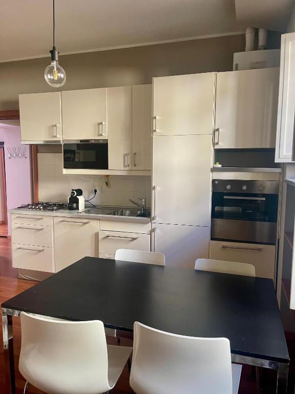 Easy Milano - Rooms and Apartments Navigli - Two-Bedroom Apartment