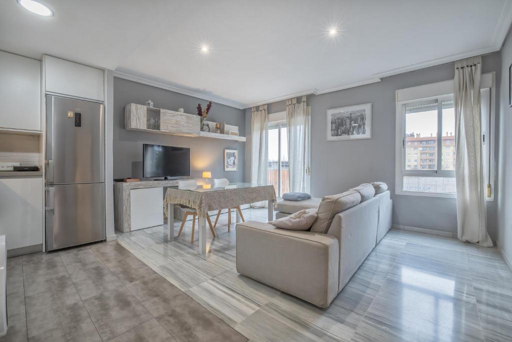Coral & Apartment & Parking