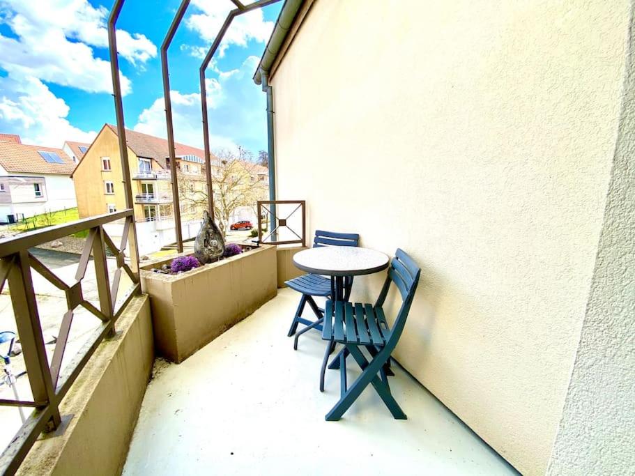 En balkon eller terrasse på [ L’ Aparté ]