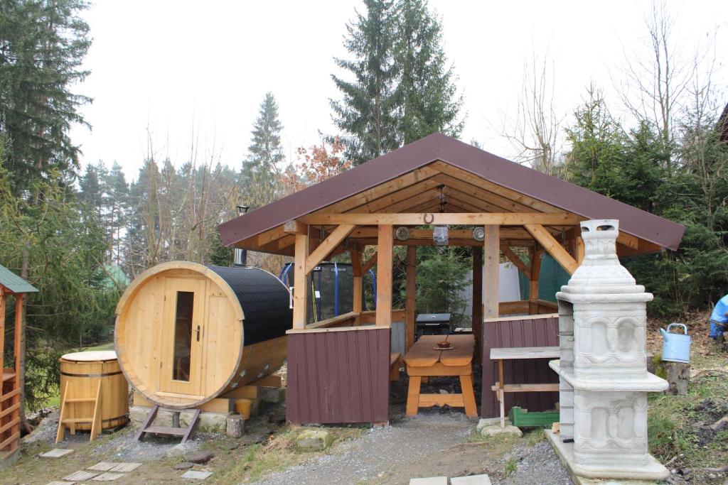 Chata na Orave so saunou a kúpacou kaďou - Casa De Tres Dormitorios
