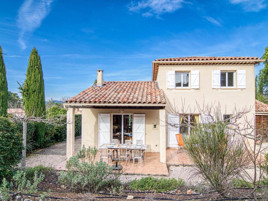 Holiday Home Les trois cyprès Villa 33 by Interhome