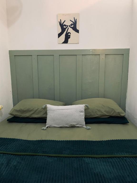 Postel nebo postele na pokoji v ubytování Diwas Stay