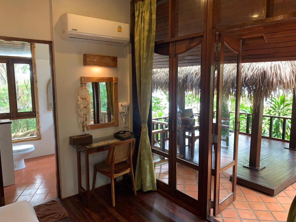 Balkón nebo terasa v ubytování Kohtao Heritage Hideaway