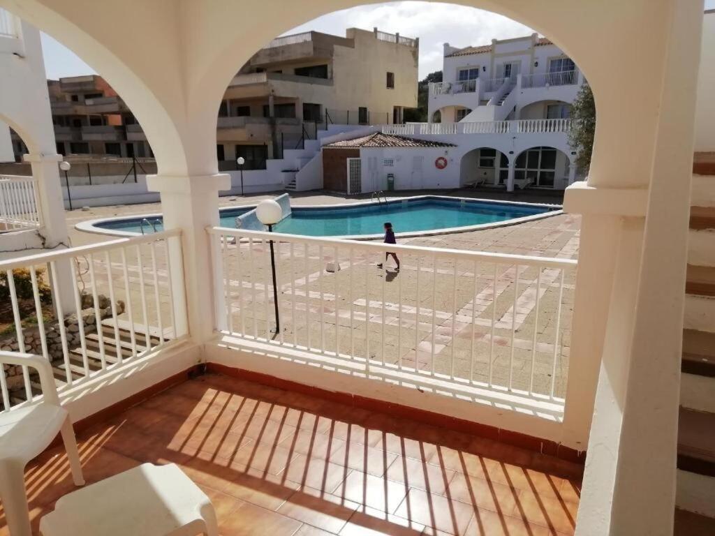 Bazén v ubytování Apartamento Castellsol 105. nebo v jeho okolí