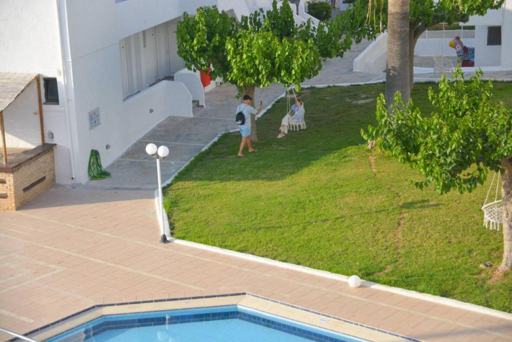 Bazén v ubytování Sunset Paradise Resort nebo v jeho okolí