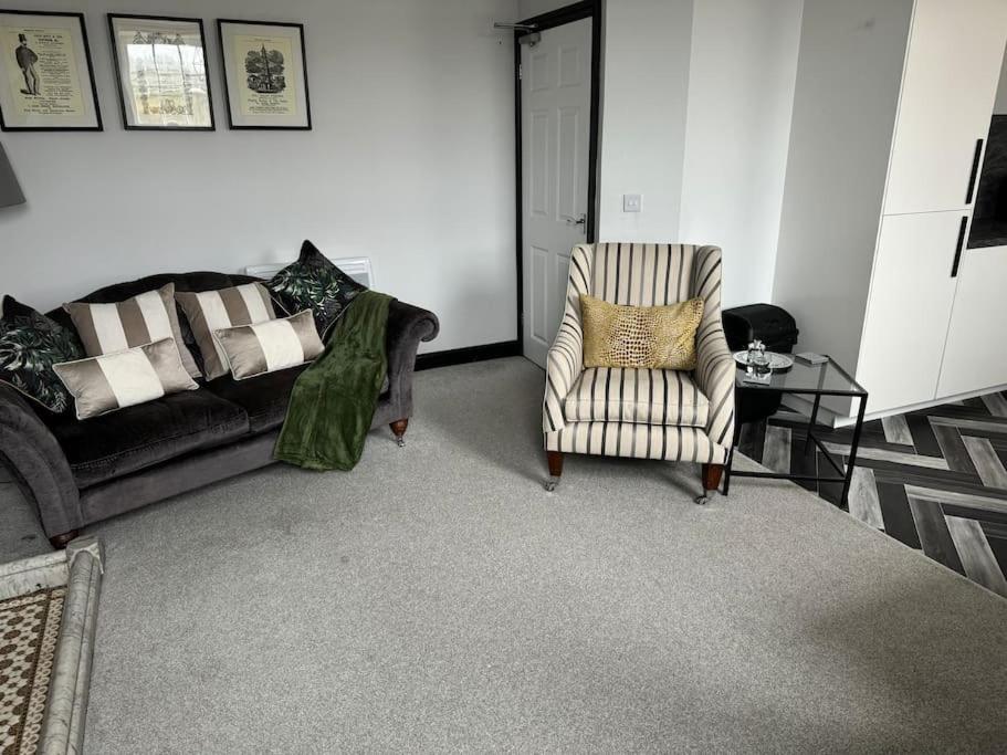 Seating area sa Lowther Apartment - 2 Bed Apartment