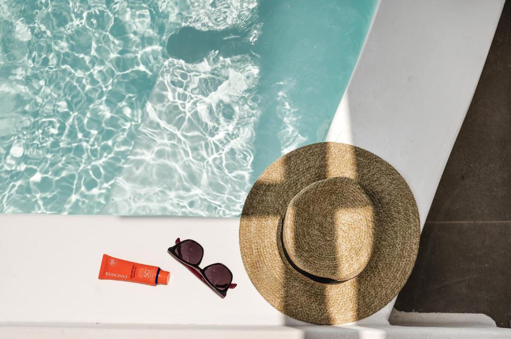 Amphitrite Suites Santorini - 10