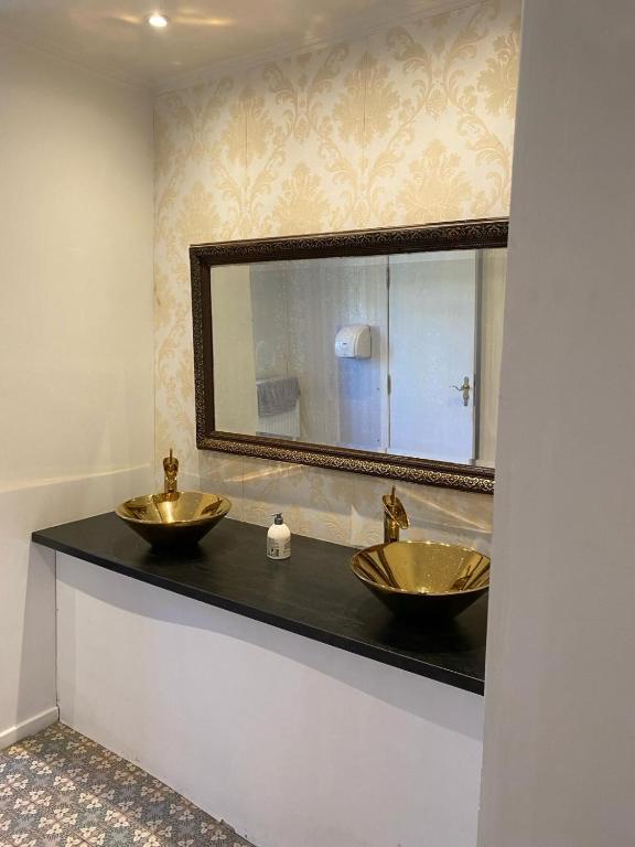 Salle de bains dans l'établissement Château de Porcheresse