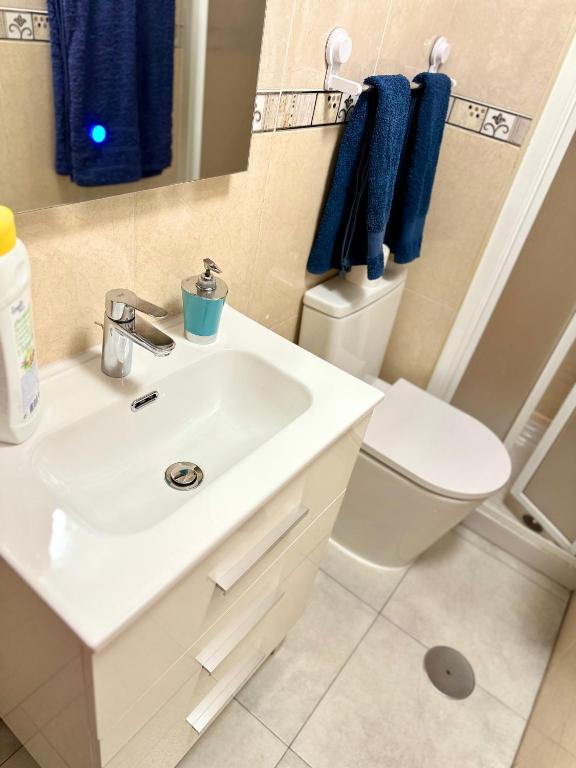 A bathroom at Apartment Santana -19 at Beach with Pool, Garage and Lift