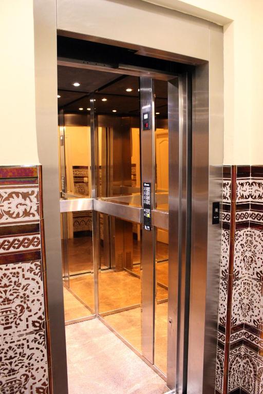 Hotel Maestranza - Resim 9