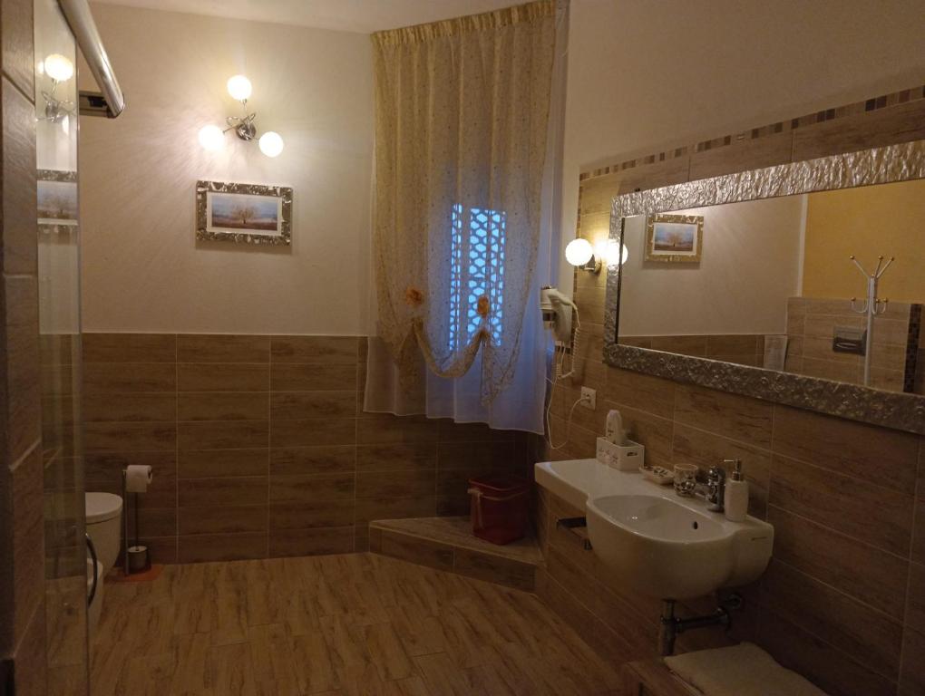 Koupelna v ubytování Domos Le Due Tuie