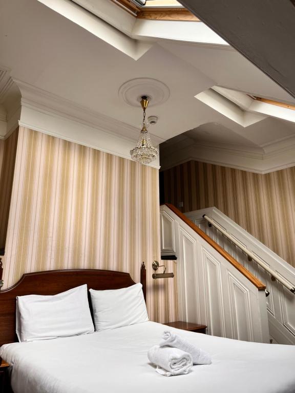 The Mountford Hotel - Free Parking photo
