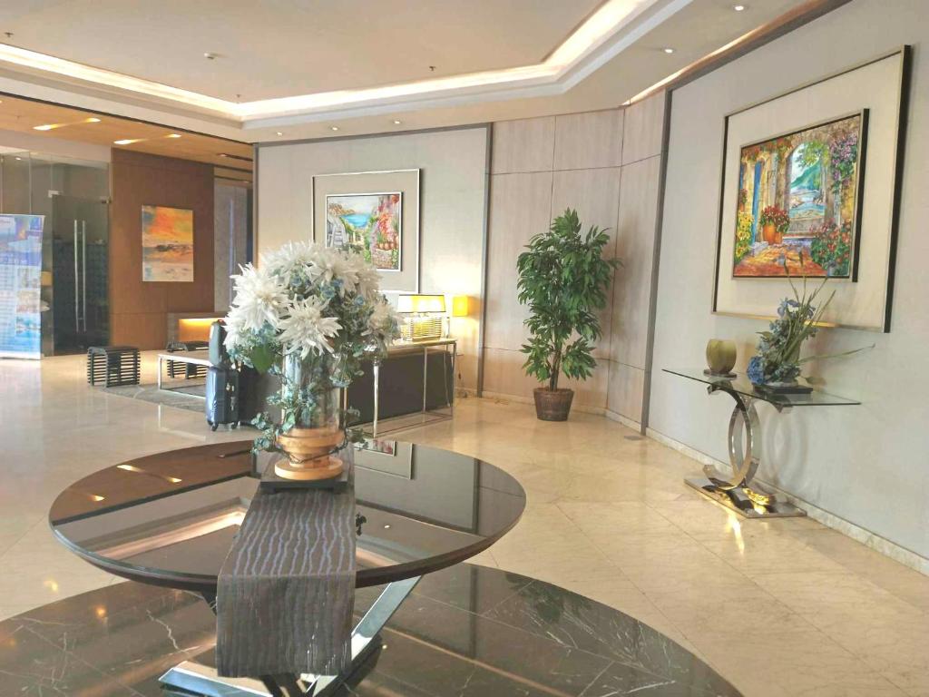 Χώρος καθιστικού στο Bel's 2 Bedroom Condo in Santorini Hotel Sta. Lucia Mall Cainta Rizal
