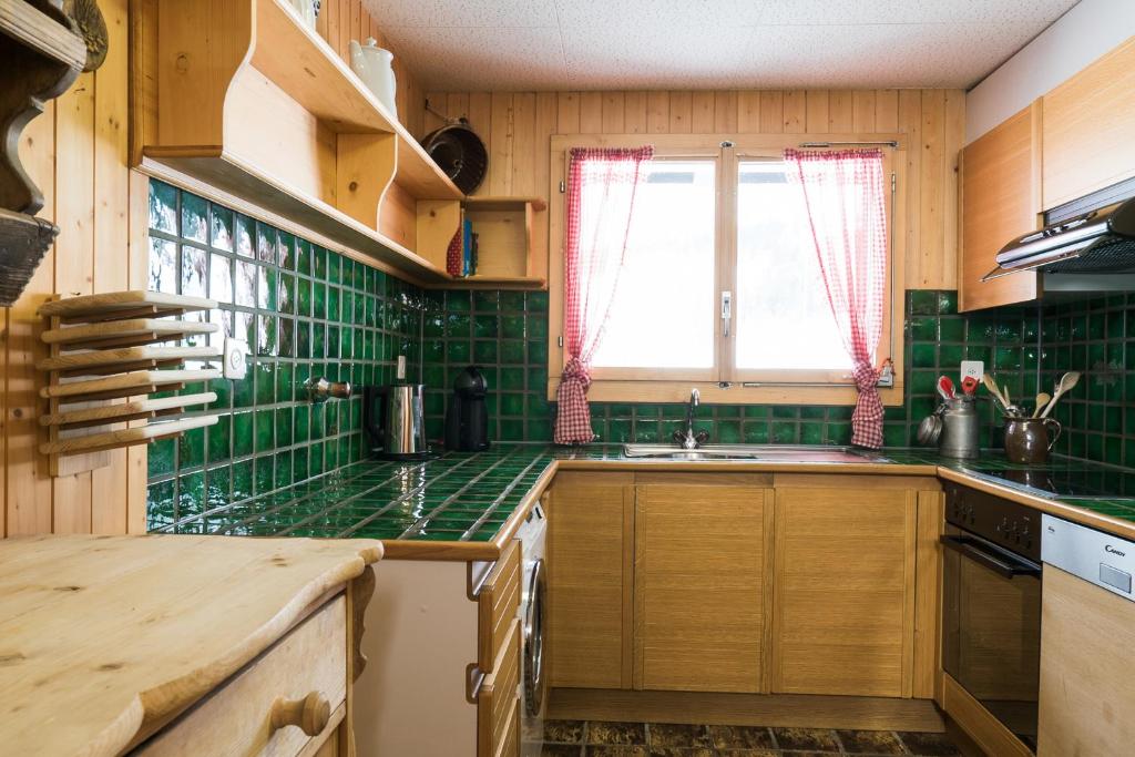 Kuchyň nebo kuchyňský kout v ubytování Chalet Theresia