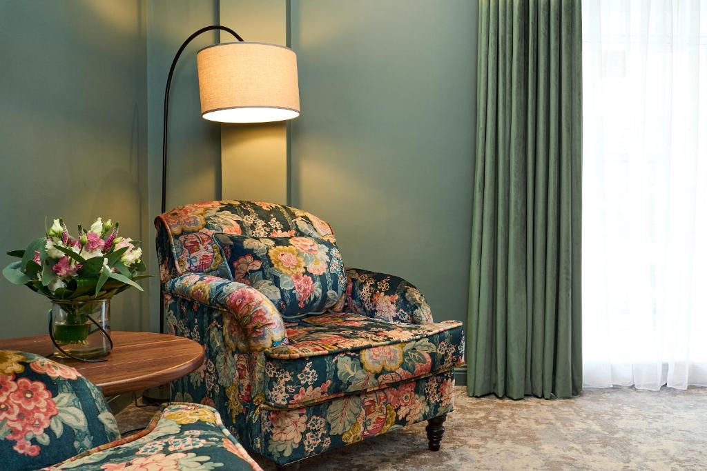 Posezení v ubytování The House Hotel, an Ascend Hotel Collection Member