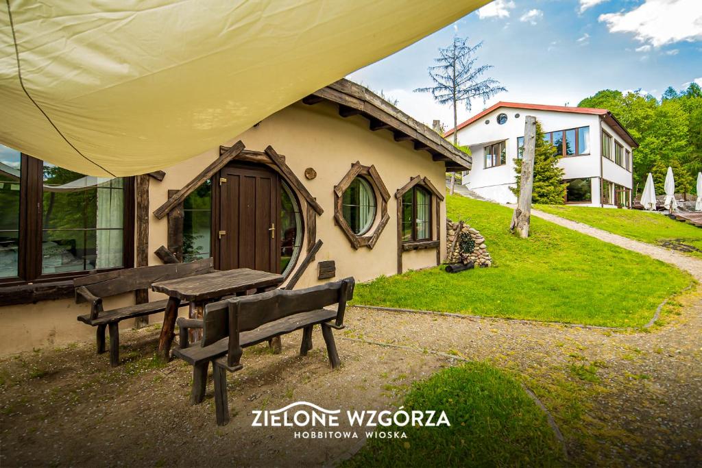Fotografia z galérie ubytovania Zielone Wzgórza - Hobbitowe Domki na Kaszubach v destinácii Przywidz