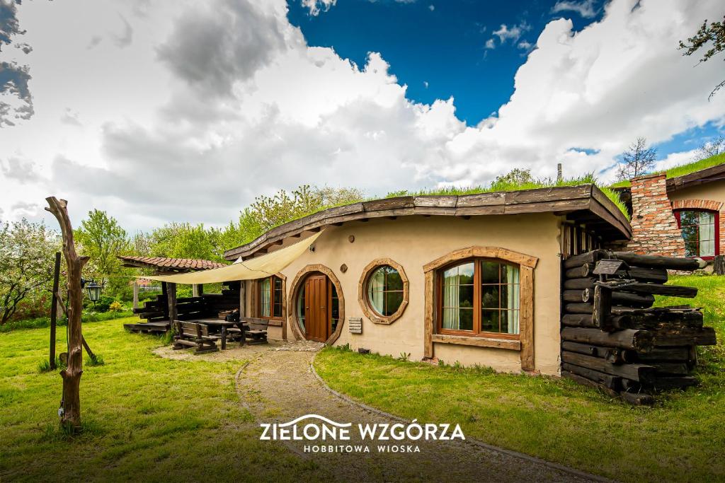 Fotografia z galérie ubytovania Zielone Wzgórza - Hobbitowe Domki na Kaszubach v destinácii Przywidz