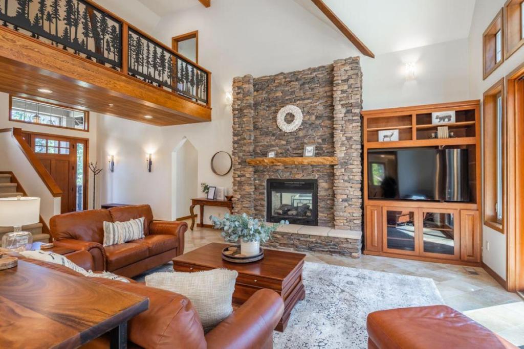 Posezení v ubytování Suncadia 4 Bdrm Custom Built Pet Friendly Home
