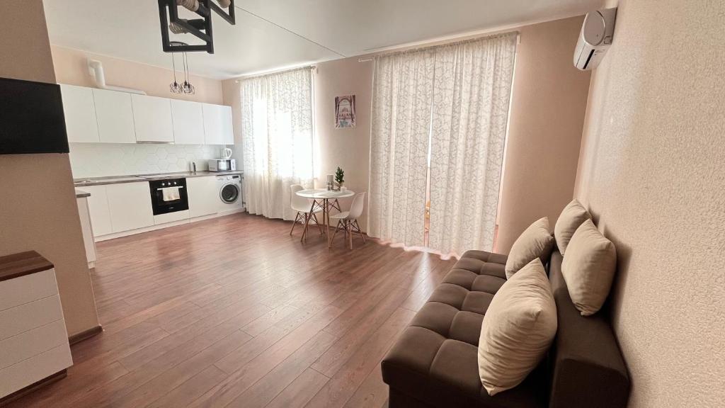 Een keuken of kitchenette bij Жилой комплекс Ирина