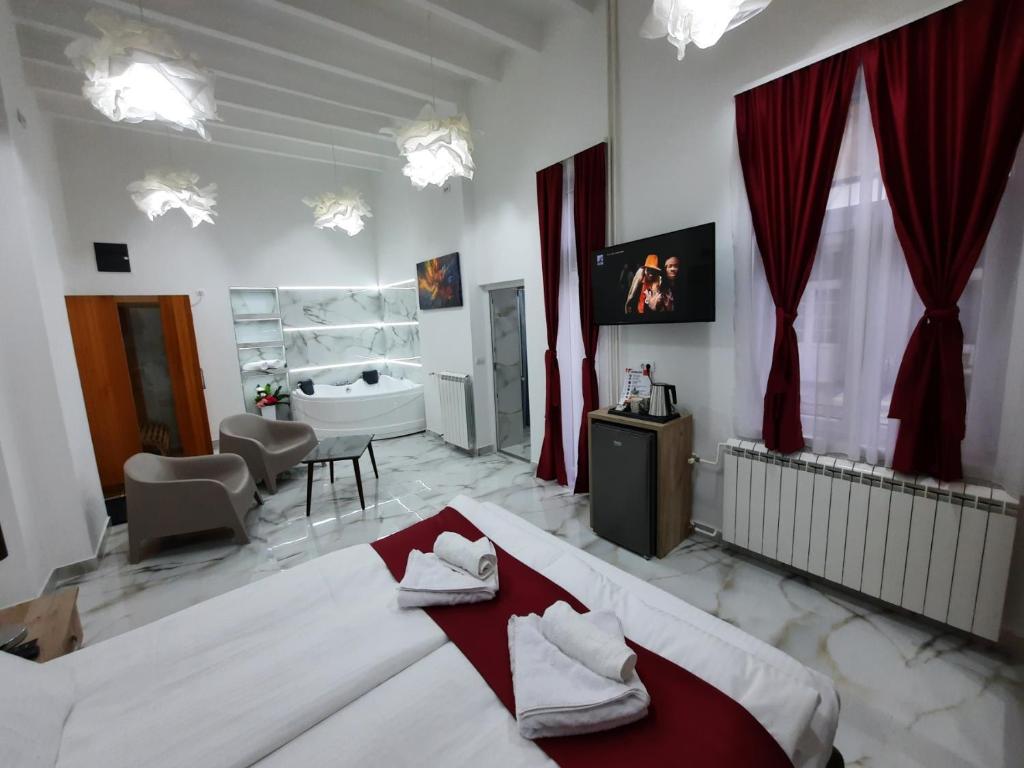 Кровать или кровати в номере Authentic Belgrade Centre - Luxury Suites