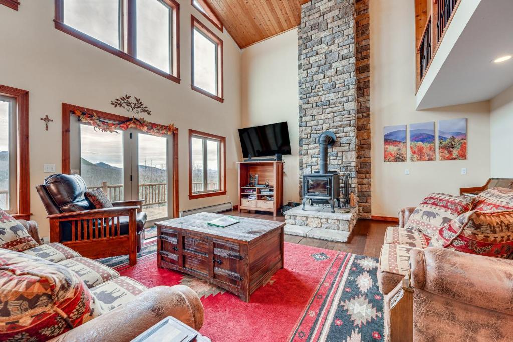 Ruang duduk di Saranac Lake Home with Deck, Grill and Mountain Views!