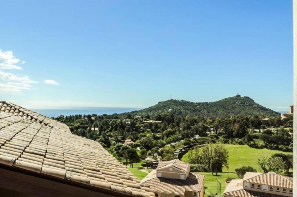 une vue depuis le toit d'un immeuble dans l'établissement Résidence le Village de Cap Esterel - maeva Home - Appartement 2 Pièces 5 Personnes - Sélection MAE-5927, à Saint-Raphaël