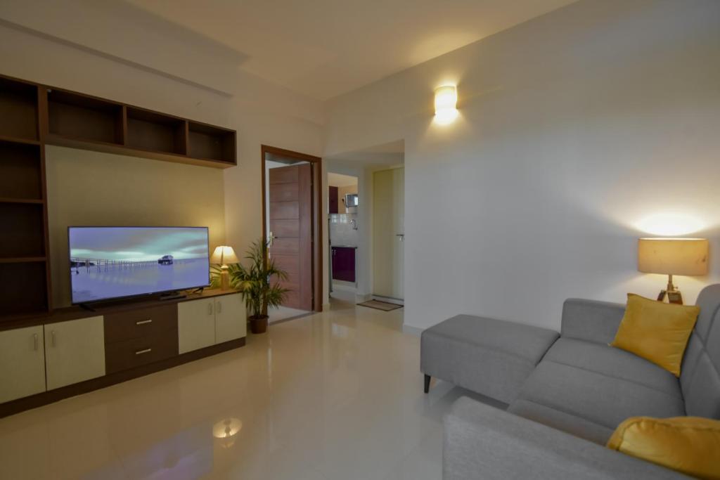 Televisyen dan/atau pusat hiburan di HomeSlice Whitefield