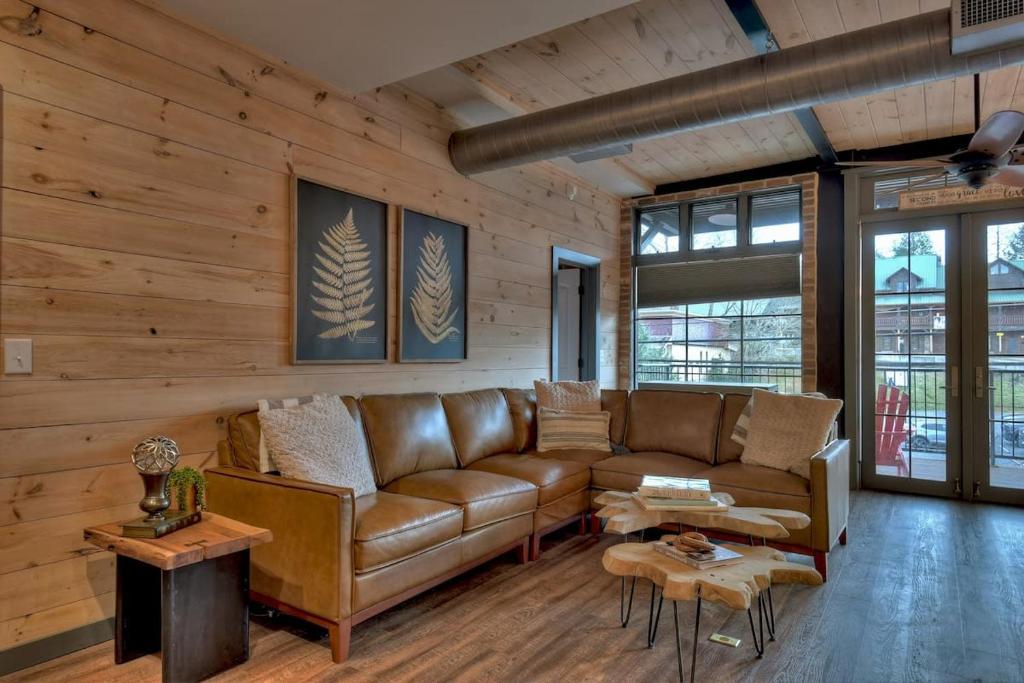Main at Blue Ridge Downtown Loft, Blue Ridge (updated prices 2024)