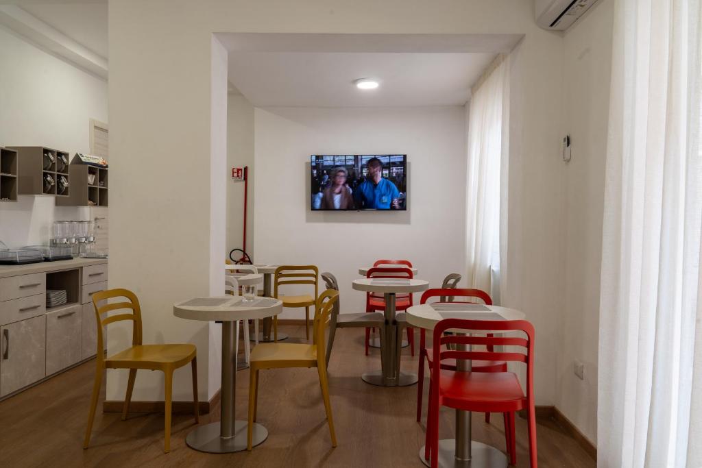 THE SUN HOTEL BOUTIQUE NAPOLI - Resim 15