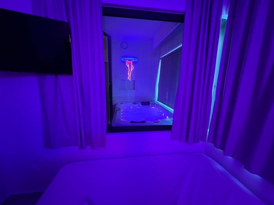 Postel nebo postele na pokoji v ubytování BlueMotion - CruiseNest 143 5B