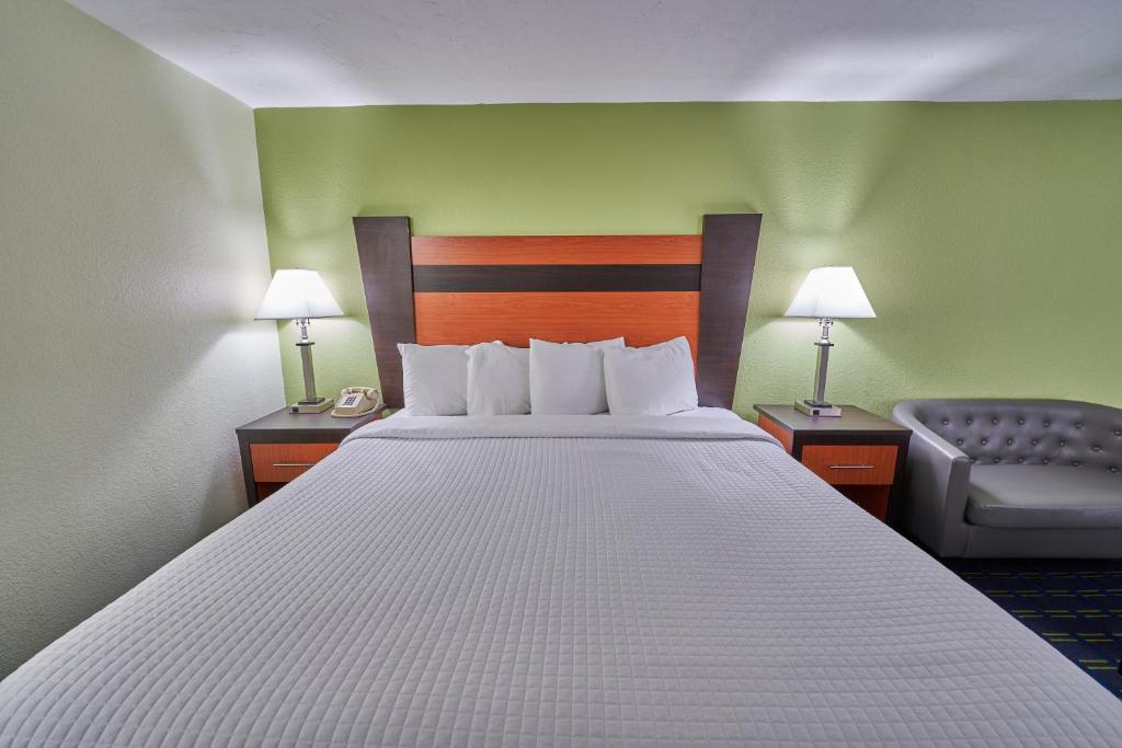 The Mariner Resort Cape Cod by The Red Collection photo