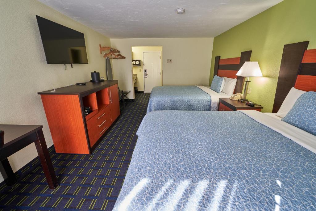 The Mariner Resort Cape Cod by The Red Collection photo