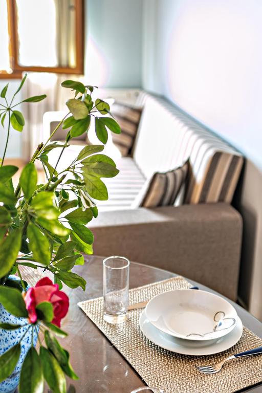Гостиная зона в Romeo Seaside Luxury Suite