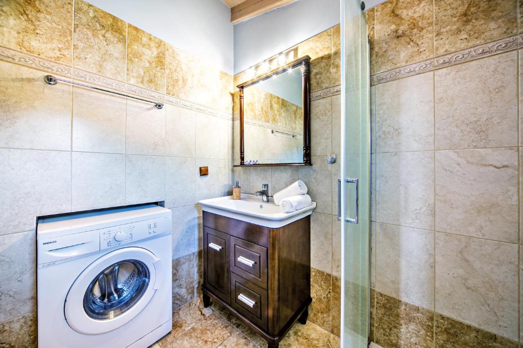 Ванная комната в Romeo Seaside Luxury Suite