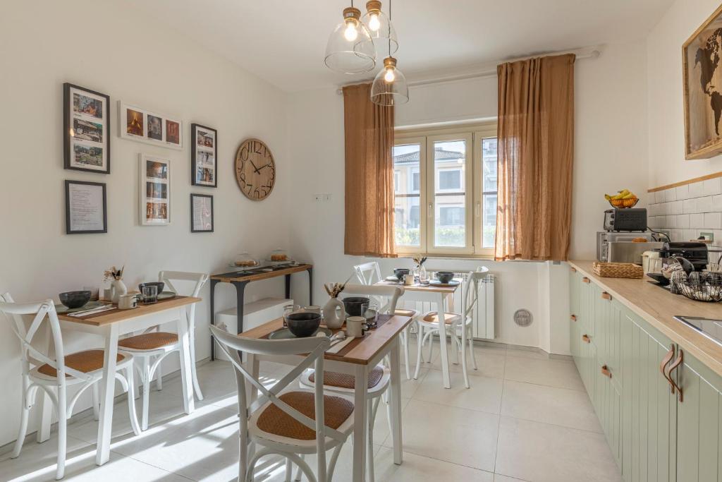 Kuchyň nebo kuchyňský kout v ubytování Fly B&B