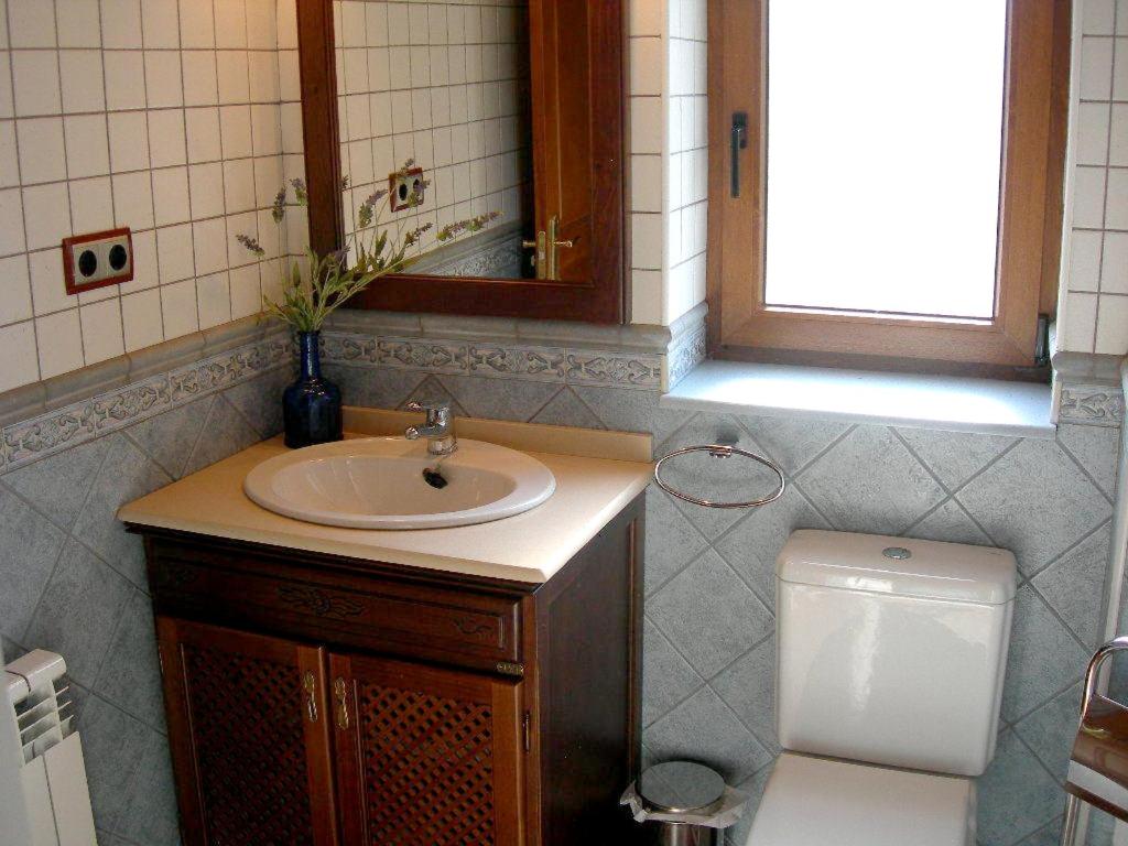 A bathroom at Charming Chalet in Viella, Mountain View