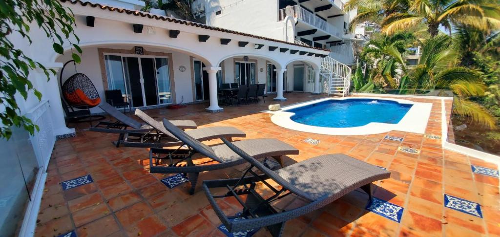 Bazén v ubytování The Hacienda at Del Mar PV nebo v jeho okolí