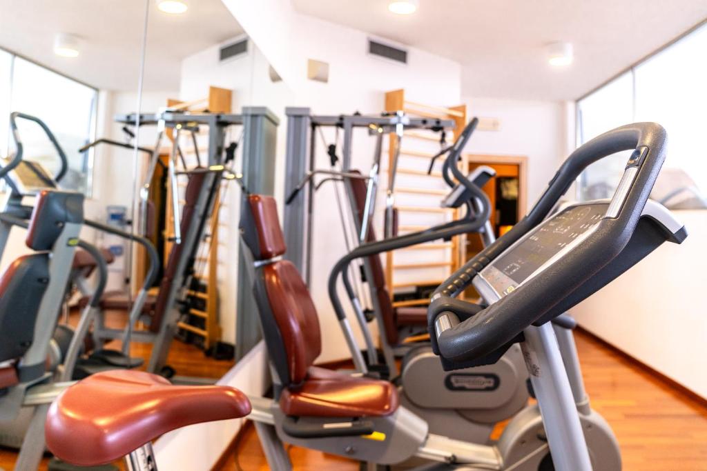 Fitness centrum a/nebo fitness zařízení v ubytování Hotel Airone - Ombrellone incluso al bagno Dolce Vita a Marina dal 1 giugno al 15 settembre