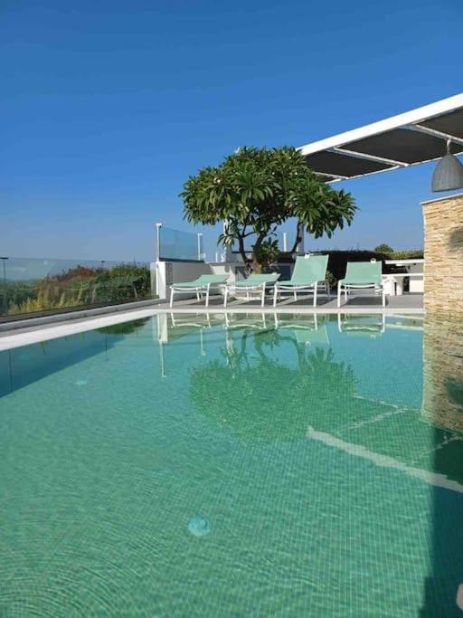 Basen w obiekcie KALITHEA-HILLS VILLA with pool for 8 up to 12 IN RHODES TOWN lub w pobliżu