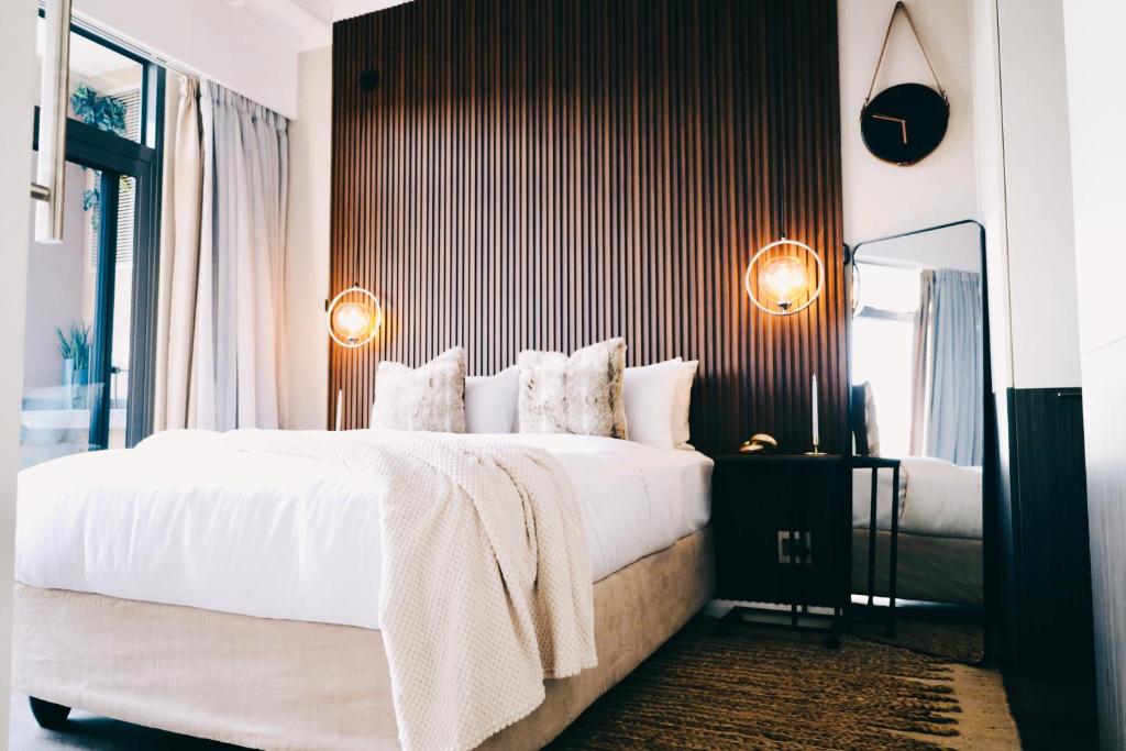 Photo inspiration: Visual Reference: Menlyn Maine Luxury Apartments
