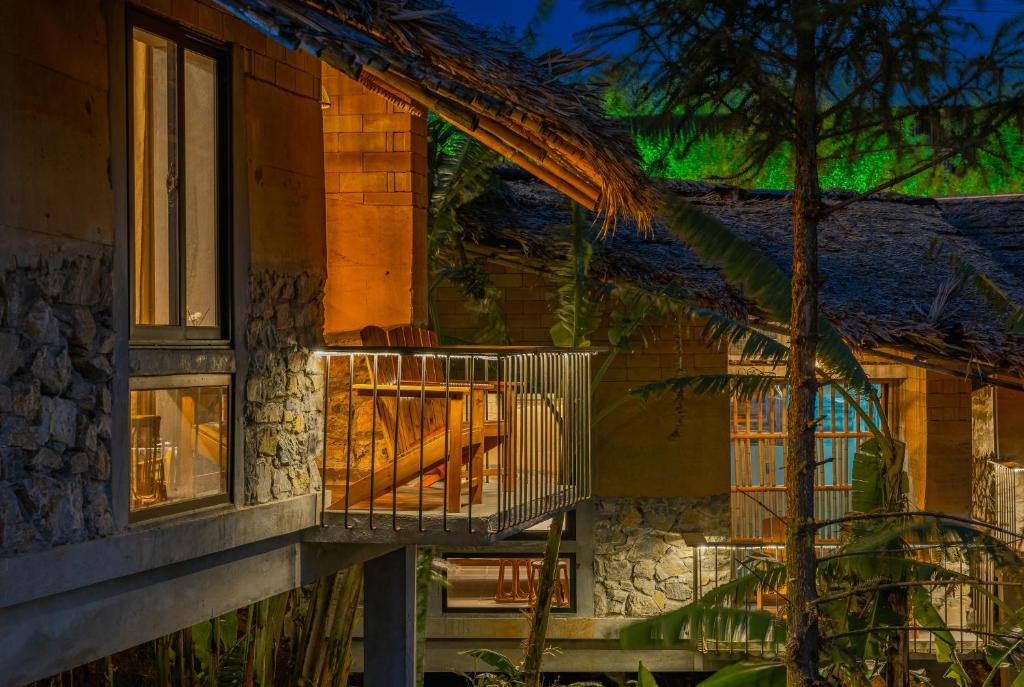 Balkón nebo terasa v ubytování Sapaxa Spring Garden Ecolodge
