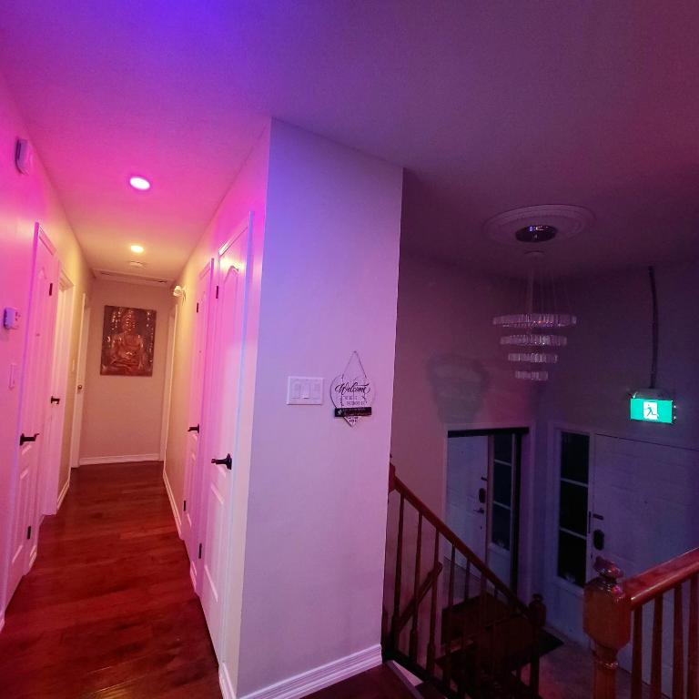 Foto dalla galleria di Niagara Falls Villa with Private pool, hottub, water view and Breakfast a Niagara Falls