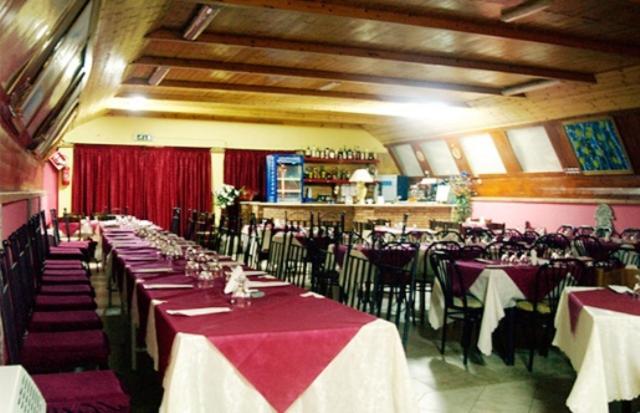 Reštaurácia alebo iné gastronomické zariadenie v ubytovaní Agriturismo Ghiritina