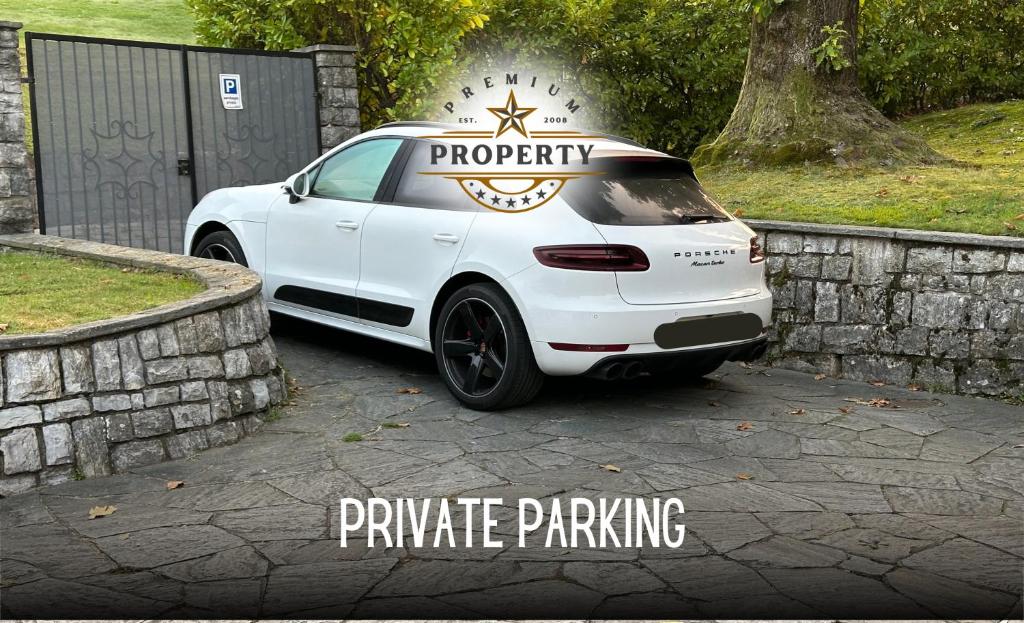 Foto dalla galleria di Magic CHALET near COMO lake, private parking, total privacy I Villa dei Leoni a Morbio Inferiore