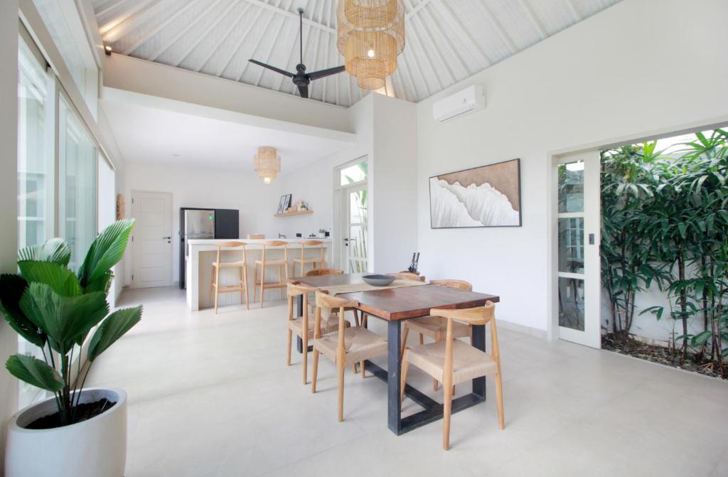 Echo Beach Villa and Apartment - 15