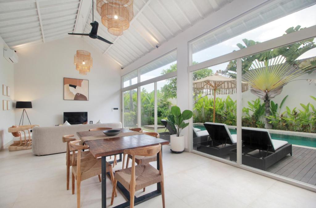 Echo Beach Villa and Apartment - 14