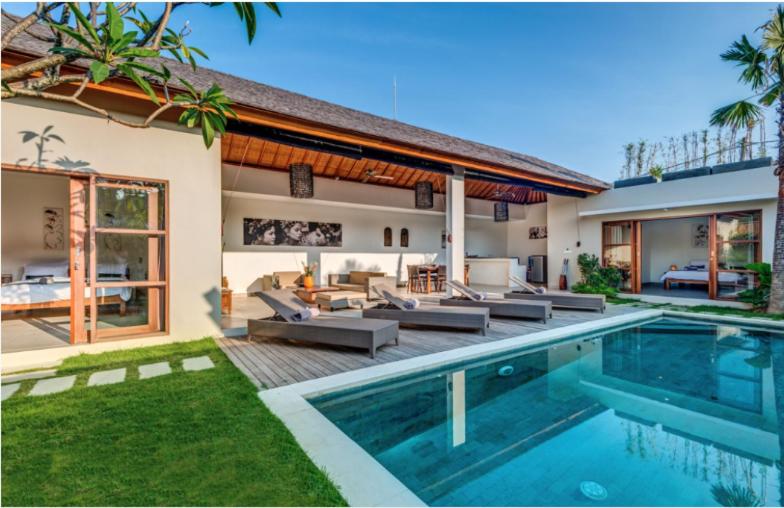 Echo Beach Villa and Apartment - 1