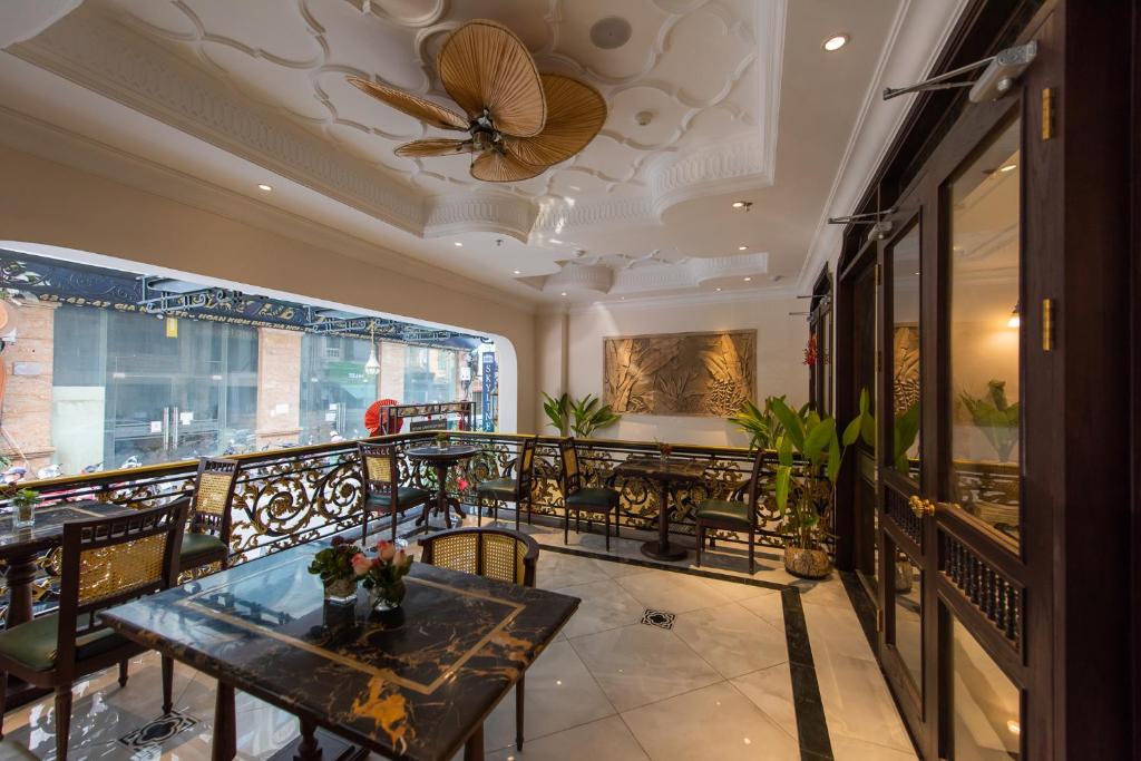 Posezení v ubytování Hanoi Tirant Hotel