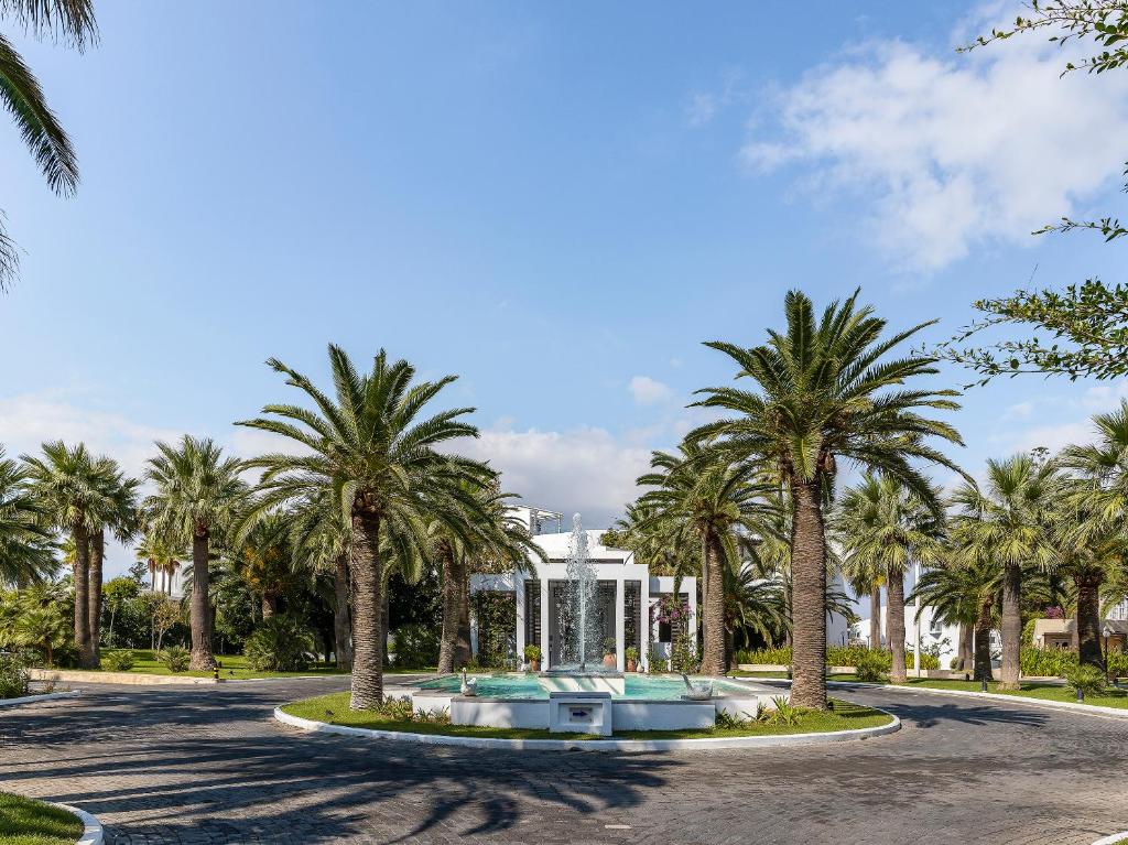 Сад в Grecotel Creta Palace