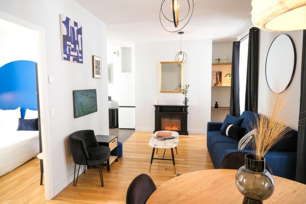 Et tv og/eller underholdning på La Cour Des Senteurs / F2 Château de Versailles